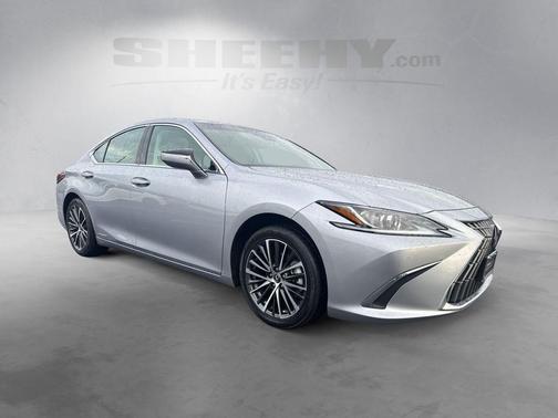 Iridium 2022 Lexus ES 300h Base