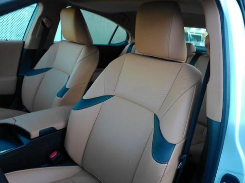 White Pearl 2025 Lexus ES 300h Base