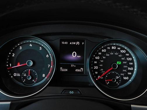 Deep Black Pearl 2020 Volkswagen Atlas Cross Sport 2.0T SE