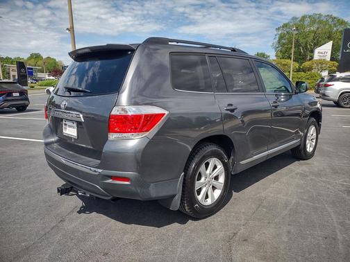 2013 Toyota Highlander SE