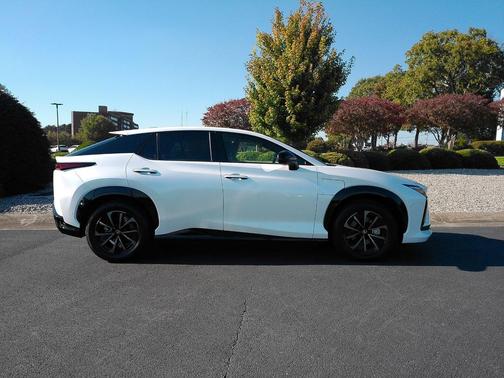 Oxygen White 2026 Lexus RZ 450e Premium