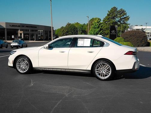 Alpine White 2024 BMW 530 xDrive