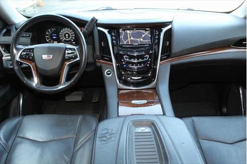 2018 Cadillac Escalade ESV Luxury