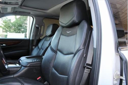 2018 Cadillac Escalade ESV Luxury