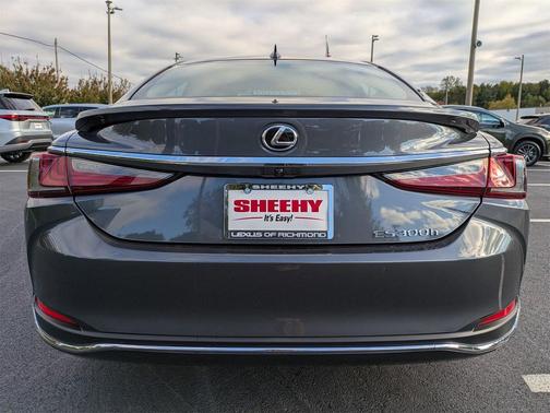 2025 Lexus ES 300h Luxury