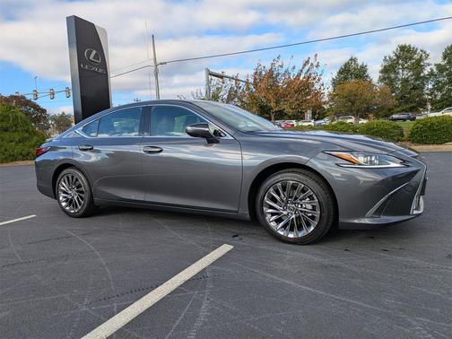 2025 Lexus ES 300h Luxury