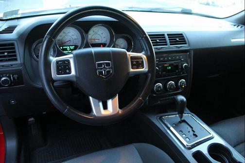 2013 Dodge Challenger SXT