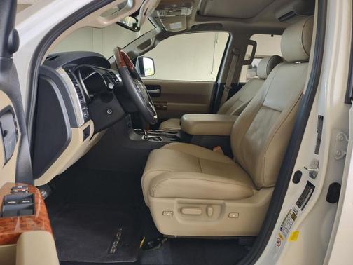 Blizzard Pearl 2021 Toyota Sequoia Platinum