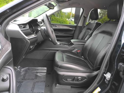 Midnight Sky 2024 Jeep Grand Cherokee Limited