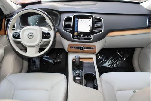 2021 Volvo XC90 Recharge Plug-In Hybrid T8 Inscription Expression 7 Passenger