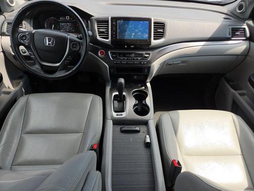 Lunar Silver Metallic 2016 Honda Pilot EX-L