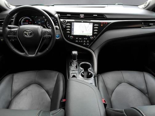 Celestial Silver Metallic 2020 Toyota Camry Hybrid XLE