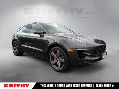 Volcano Grey Metallic 2018 Porsche Macan Macan GTS