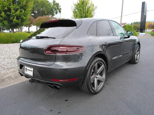 Volcano Grey Metallic 2018 Porsche Macan Macan GTS