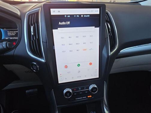 Star White Metallic Tri-Coat 2024 Ford Edge Titanium