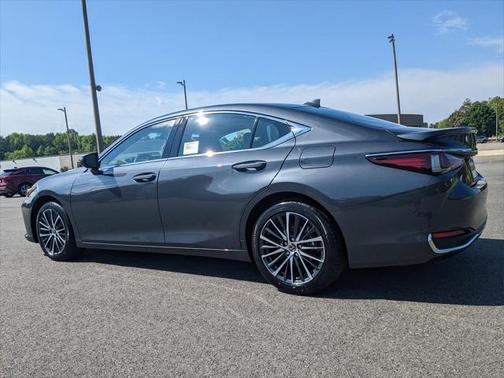 2025 Lexus ES 300h Base