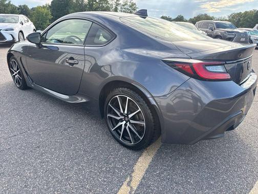Pavement 2022 Toyota GR86 Base