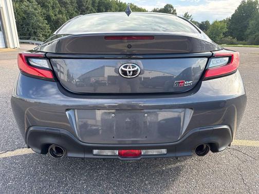 Pavement 2022 Toyota GR86 Base