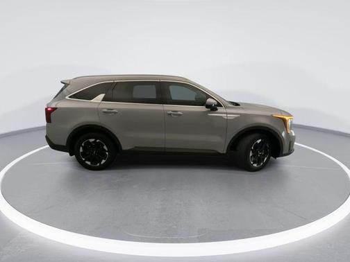 Wolf Gray 2025 Kia Sorento S
