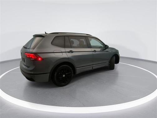 2022 Volkswagen Tiguan 2.0T SE R-Line Black 4MOTION