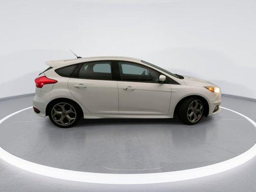 2017 Ford Focus ST ST