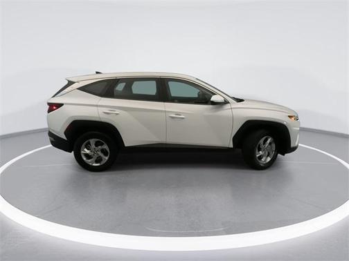 2022 Hyundai TUCSON SE