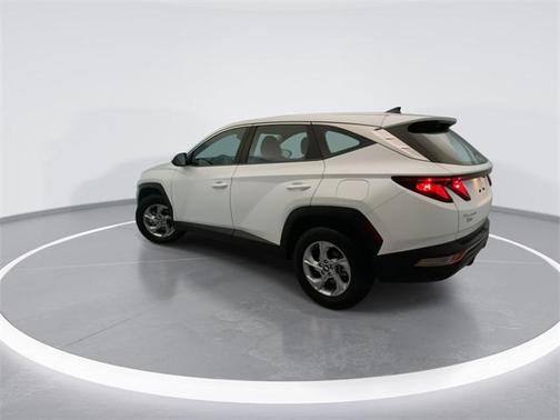 2022 Hyundai TUCSON SE