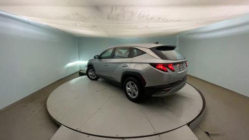Shimmering Silver 2026 Hyundai TUCSON SE