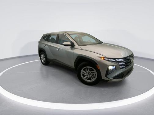 Shimmering Silver 2026 Hyundai TUCSON SE
