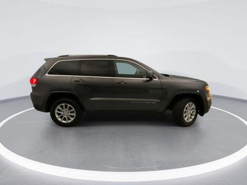 Granite Crystal Metallic Clearcoat 2021 Jeep Grand Cherokee Laredo