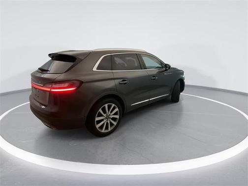 2019 Lincoln Nautilus Select