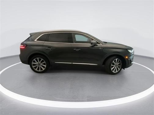 2019 Lincoln Nautilus Select