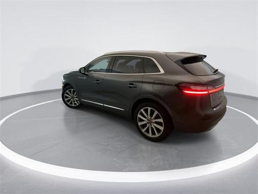 2019 Lincoln Nautilus Select