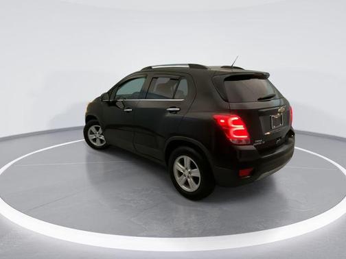 Mosaic Black Metallic 2019 Chevrolet Trax LT