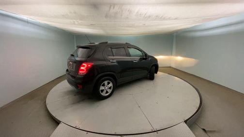 Mosaic Black Metallic 2019 Chevrolet Trax LT