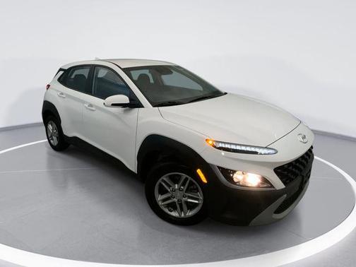 Lunar White 2023 Hyundai KONA SE
