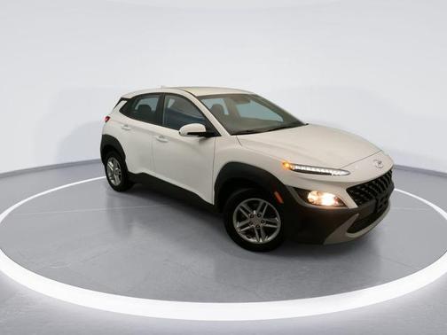 Lunar White 2023 Hyundai KONA SE