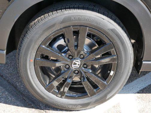 Crystal Black Pearl 2026 Honda HR-V AWD Sport