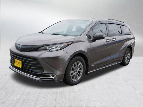 Predawn Gray Mica 2021 Toyota Sienna XLE 7 Passenger