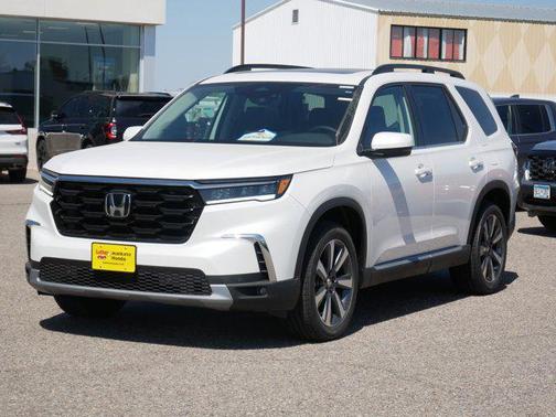 2025 Honda Pilot Touring 8-Passenger