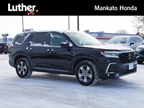 2023 Honda Pilot AWD EX-L 8 Passenger