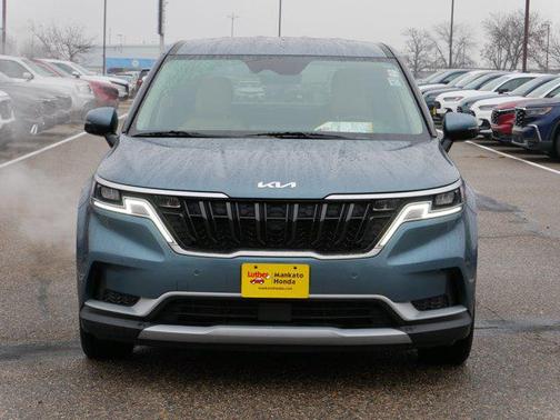 2023 Kia Carnival EX