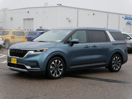 2023 Kia Carnival EX