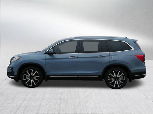 2022 Honda Pilot Touring 8-Passenger