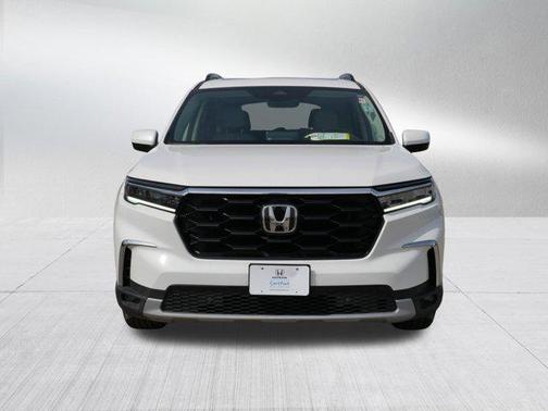 Platinum White Pearl 2024 Honda Pilot Touring 8-Passenger