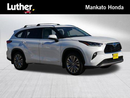 2022 Toyota Highlander Hybrid Platinum