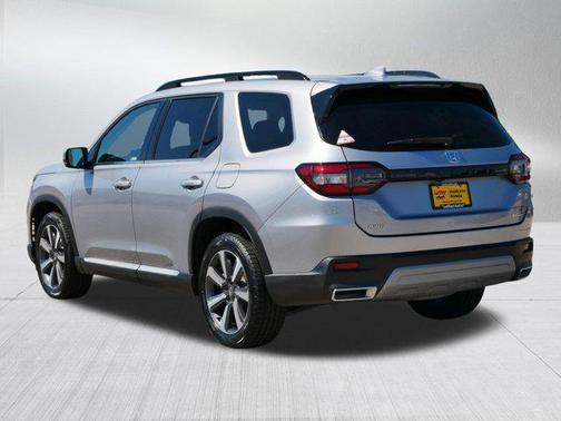 2023 Honda Pilot Touring 8-Passenger