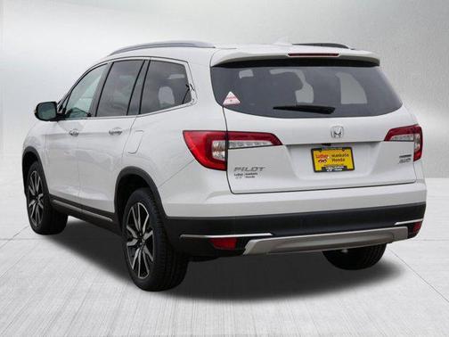 2022 Honda Pilot Touring 8-Passenger