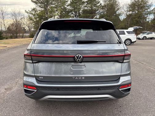 2026 Volkswagen Taos SE