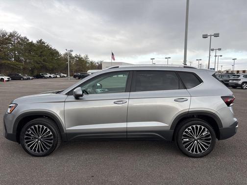 2026 Volkswagen Taos SE